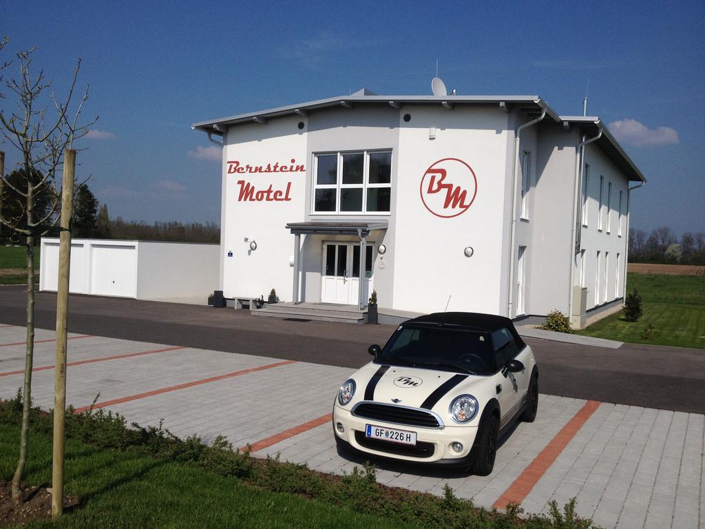 Bernstein-Motel Marchegg Exteriör bild