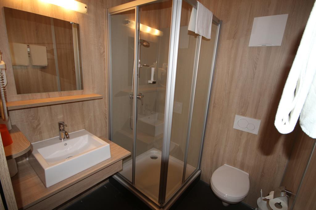Bernstein-Motel Marchegg Exteriör bild