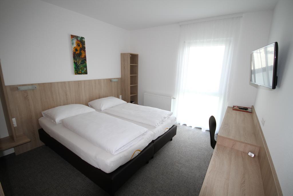 Bernstein-Motel Marchegg Exteriör bild