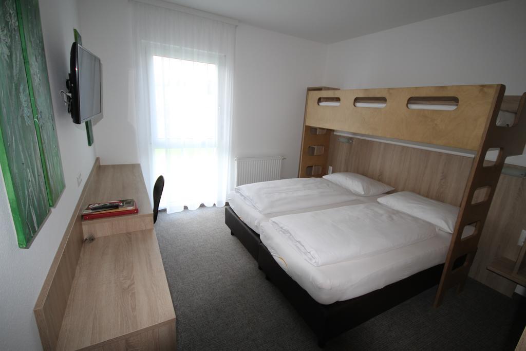 Bernstein-Motel Marchegg Exteriör bild